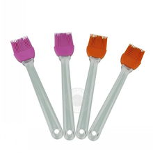 廚房清潔新選擇 圓尾扁柄毛掃與硅膠毛刷的革新對比